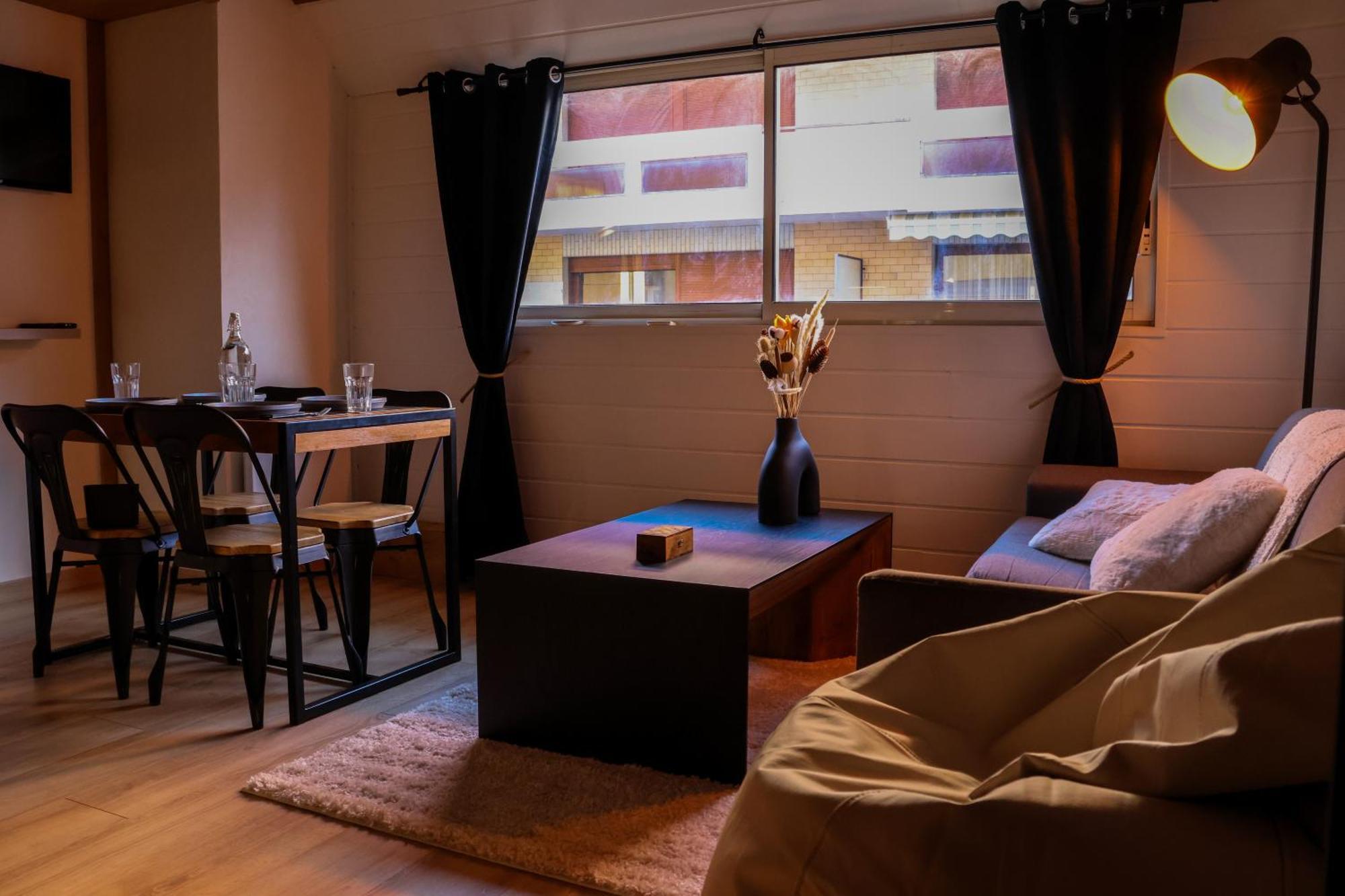 Ferienwohnung Ambiance Montagne, A Deux Pas De La Gare Cluses Exterior foto