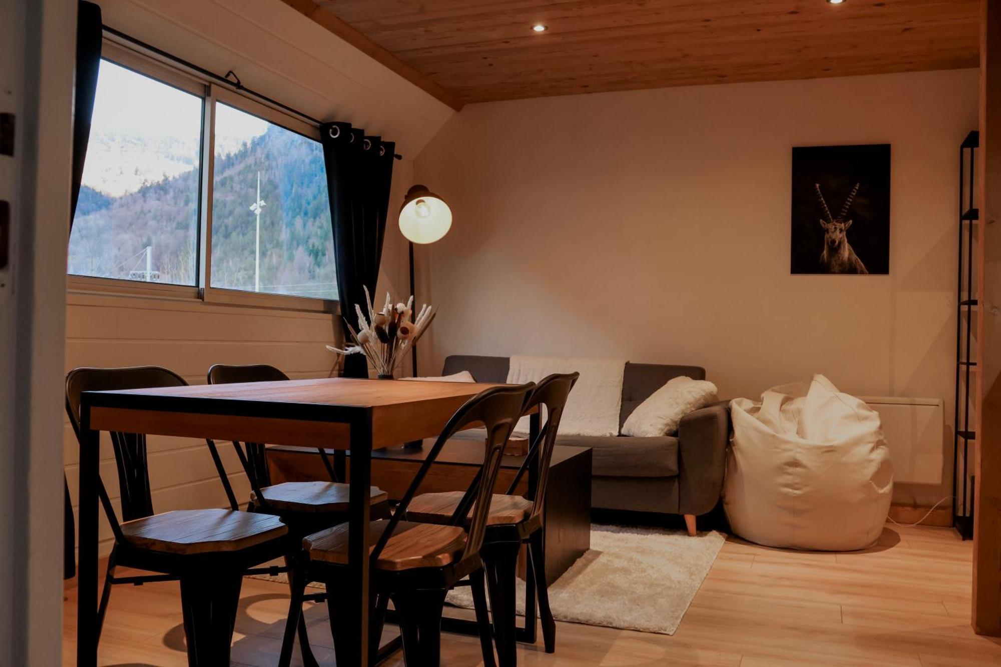 Ferienwohnung Ambiance Montagne, A Deux Pas De La Gare Cluses Exterior foto